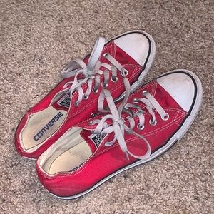 Red converse women’s size 7